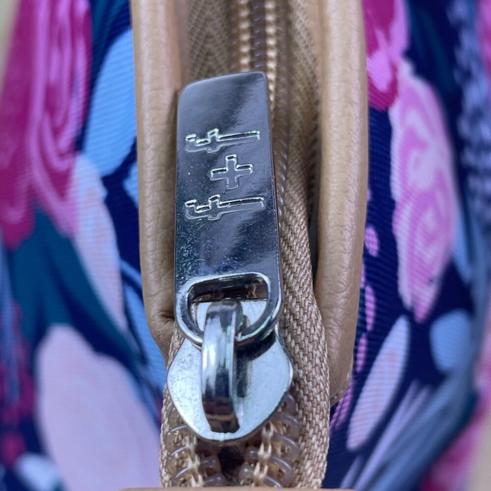 Fit + Fresh Women’s Navy Blue Floral Insulated Lunch Tote With Dual Tan Handles - Picture 7 of 11